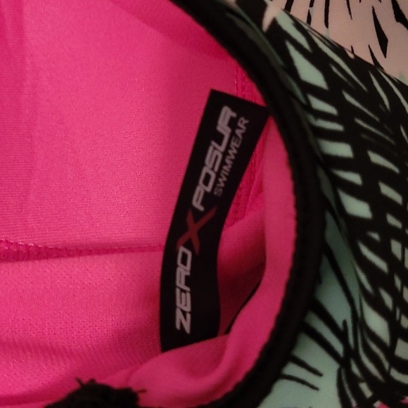 ZeroXposur swim Top - Picture 3 of 4